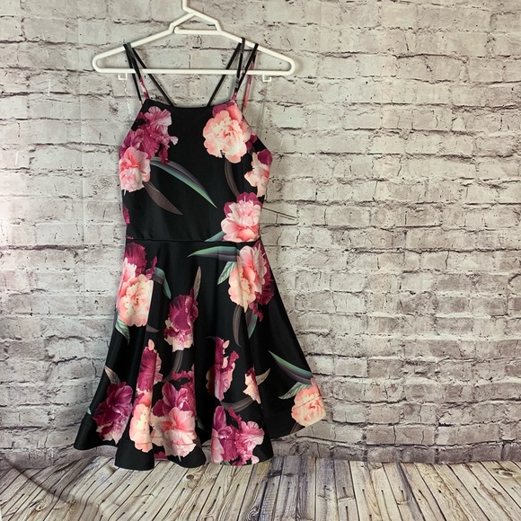 Chelsea Black Floral Mini Skater Dress - Picture 3 of 11